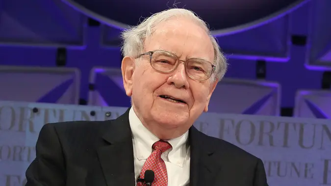 Warren Buffett 2025 stock predictions
